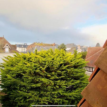 Joli Studio ☆ 100M De La Mer Et Du Centre Ville ☆ Cabourg Dış mekan fotoğraf