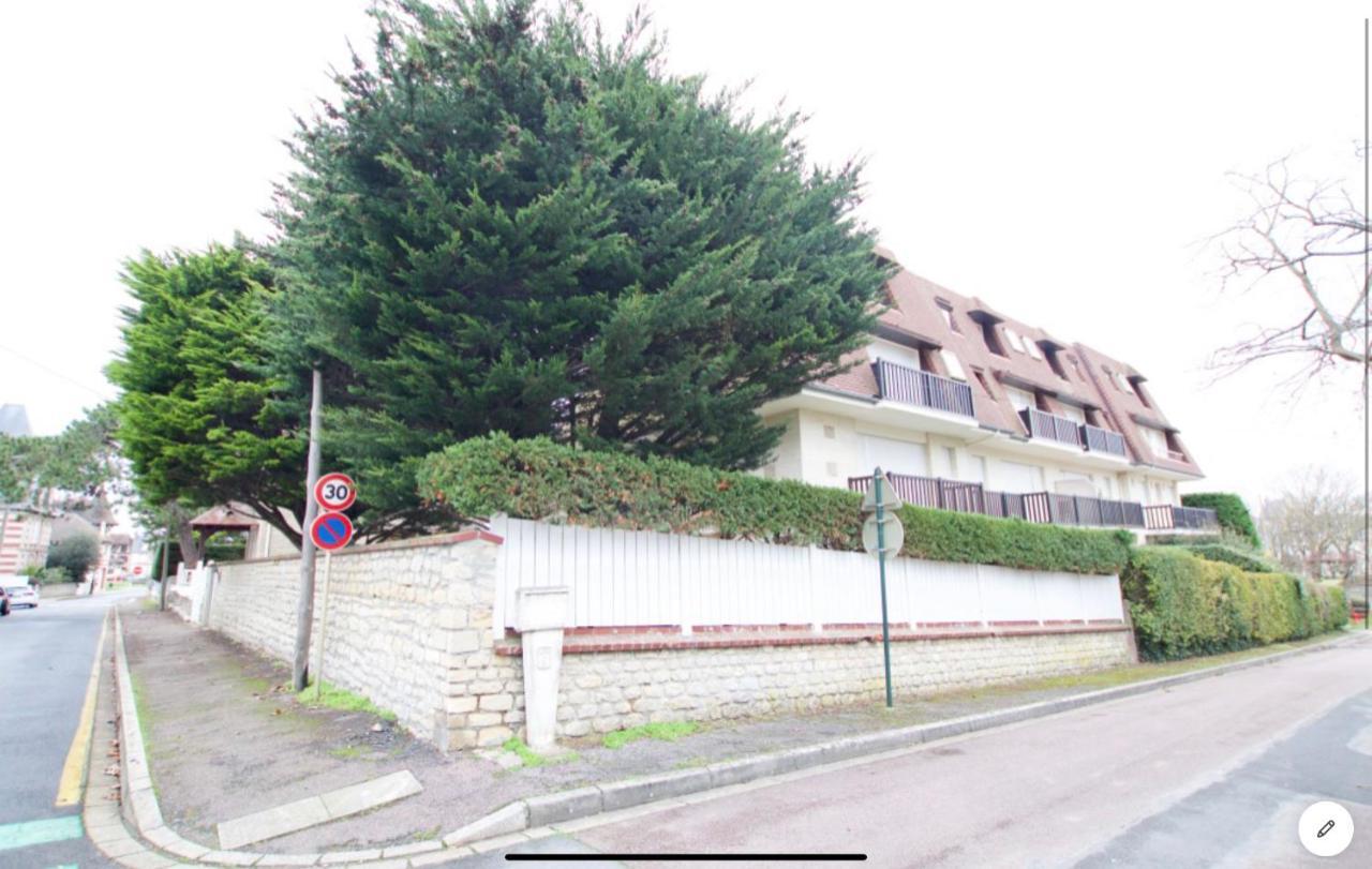 Joli Studio ☆ 100M De La Mer Et Du Centre Ville ☆ Cabourg Dış mekan fotoğraf