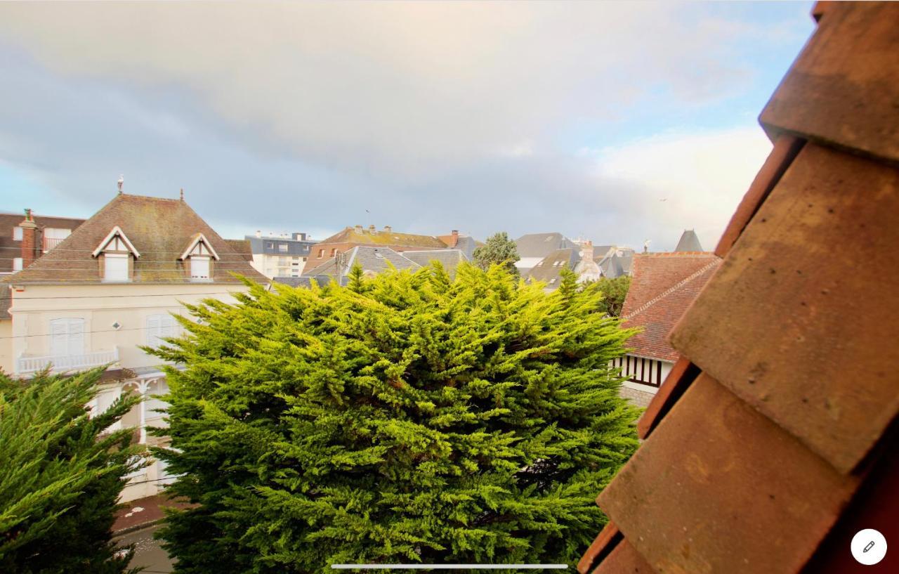 Joli Studio ☆ 100M De La Mer Et Du Centre Ville ☆ Cabourg Dış mekan fotoğraf