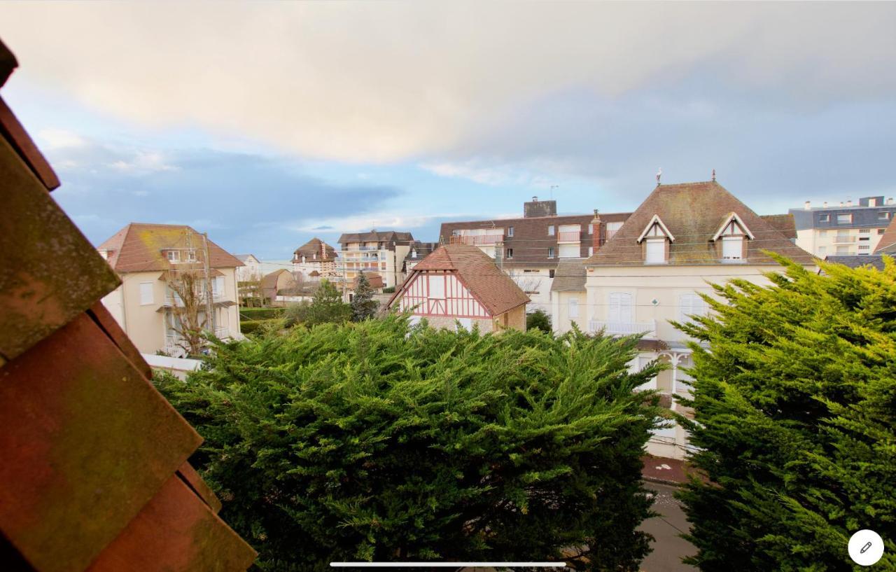 Joli Studio ☆ 100M De La Mer Et Du Centre Ville ☆ Cabourg Dış mekan fotoğraf